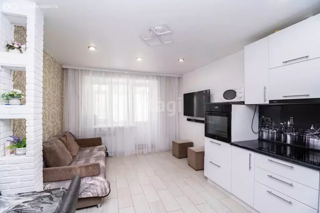 2-комнатная квартира: Тюмень, улица Куйбышева, 94 (58.6 м) - Фото 2