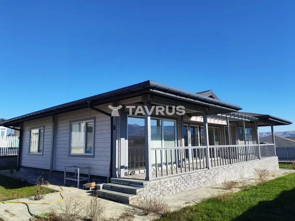 Дом в Крым, Симферопольский район, Добровское с/пос, с. Краснолесье ... - Фото 1