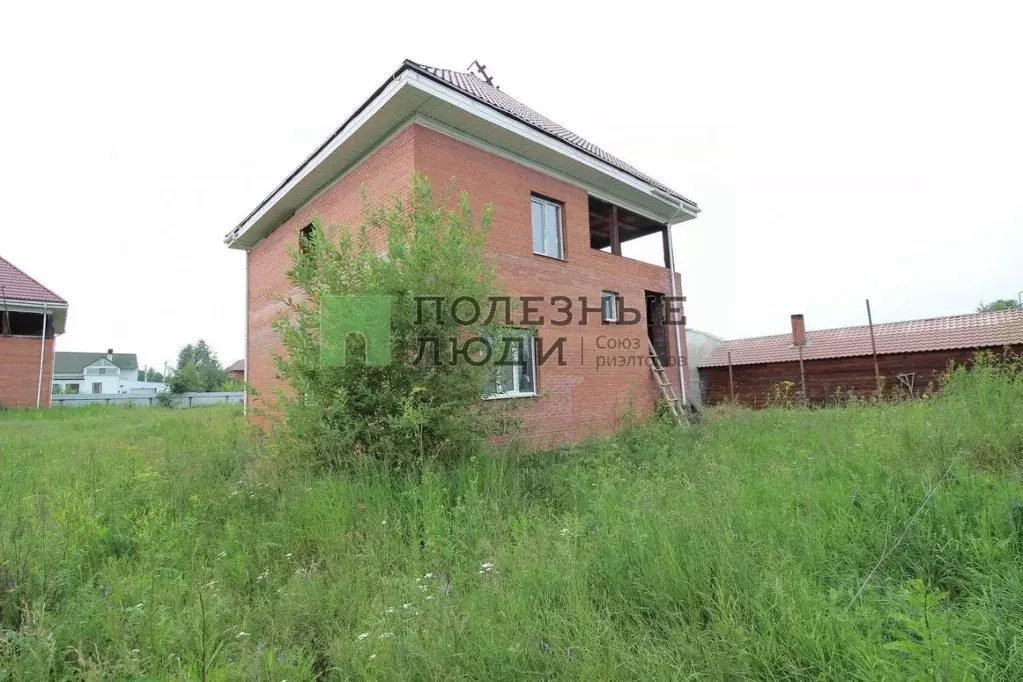 Дом в Красноярский край, Красноярск городской округ, д. Бугачево ул. ... - Фото 1