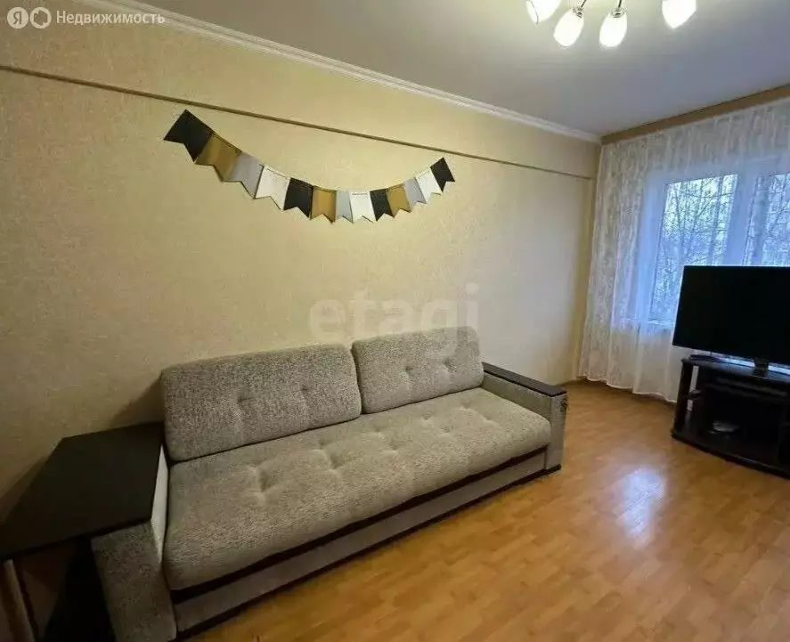 3-комнатная квартира: Симферополь, улица Гагарина, 31 (60 м) - Фото 0