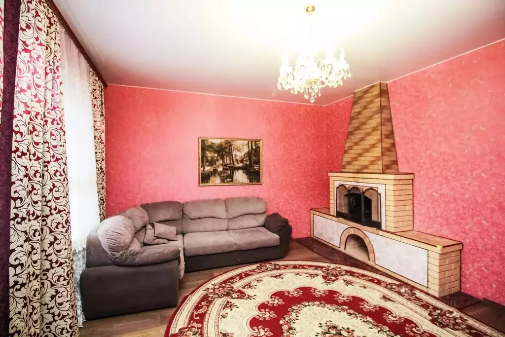 Дом в Ульяновская область, Ульяновск ул. Танкистов, 2 (220 м) - Фото 1