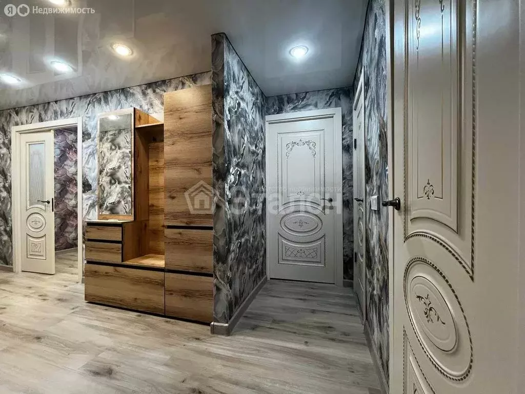 4-комнатная квартира: Волгоград, микрорайон Жилгородок, улица Гейне, ... - Фото 1