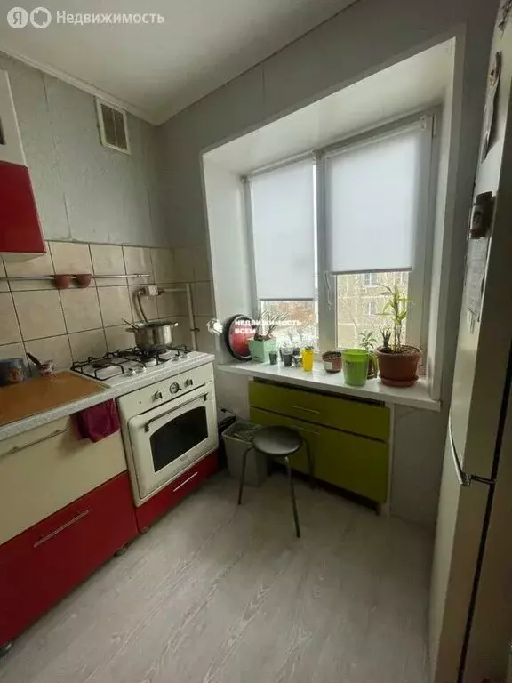 3-комнатная квартира: Челябинск, улица Островского, 25 (57.4 м) - Фото 1