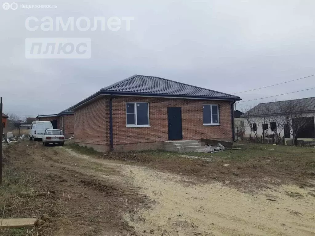 Дом в село Чалтырь, улица Жукова, 3 (100 м) - Фото 0