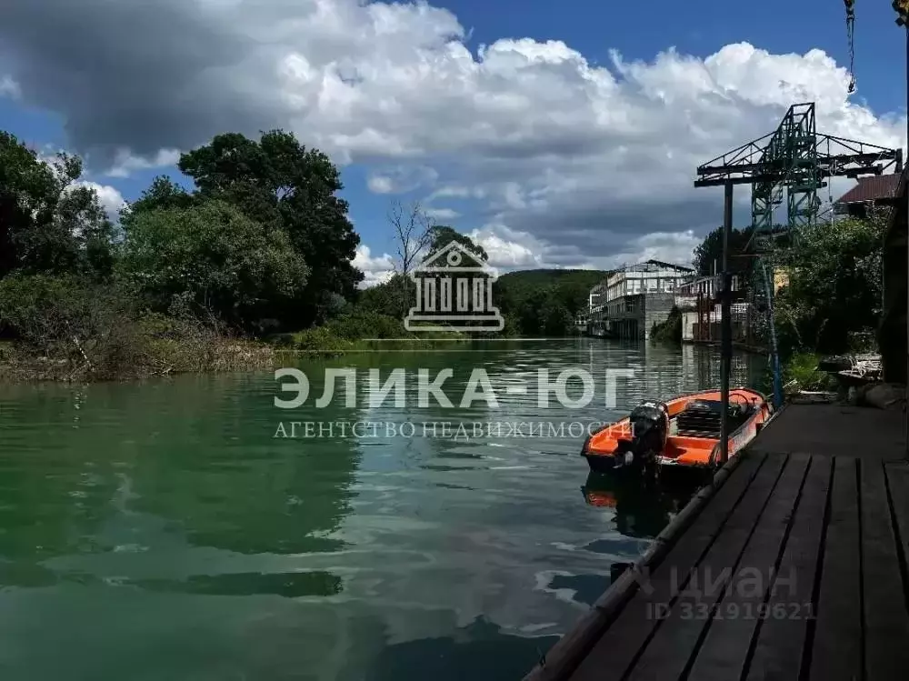 Гараж в Краснодарский край, Туапсинский муниципальный округ, с. ... - Фото 1