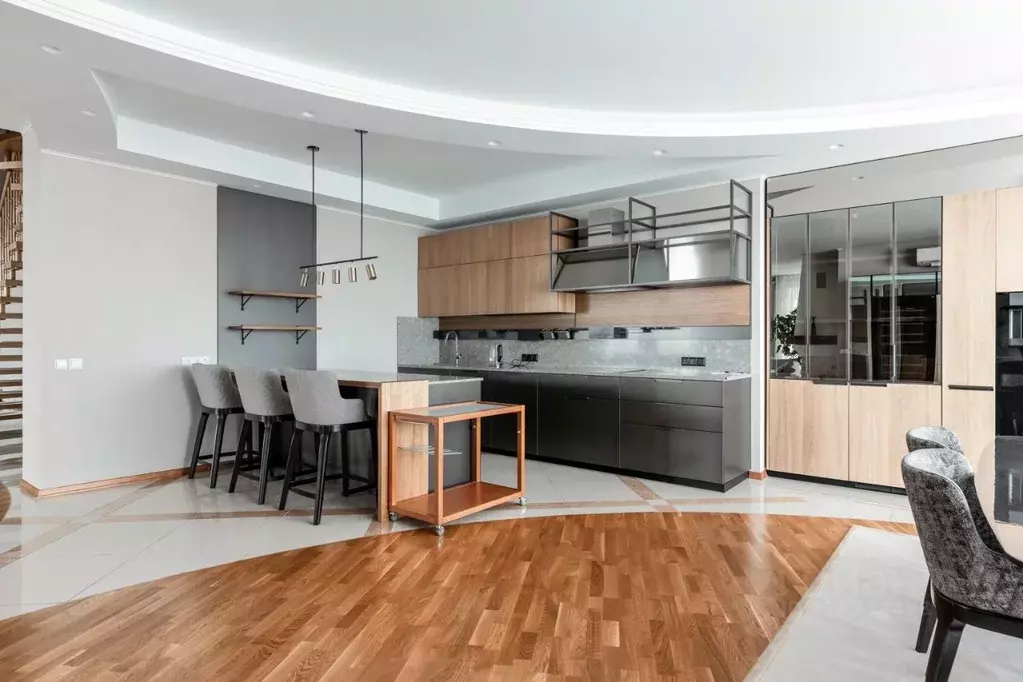 6-к кв. Москва ул. Маршала Бирюзова, 32К1 (536.0 м) - Фото 1