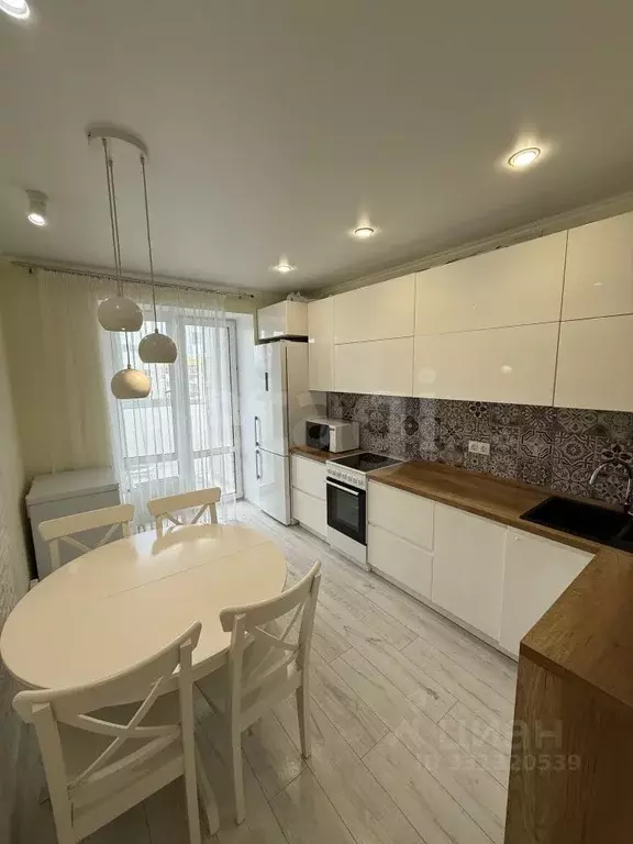 2-к кв. Татарстан, Казань ул. Азата Аббасова, 8 (53.6 м) - Фото 1