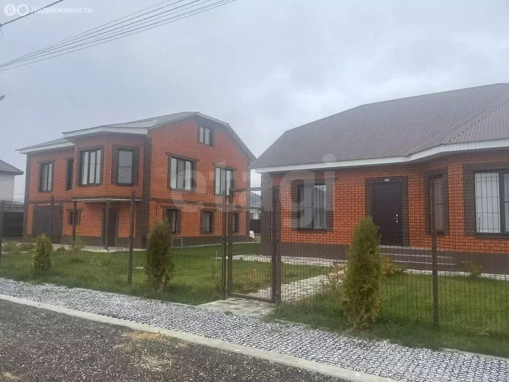 Дом в село Ильино, улица М. Кутузова (252.1 м) - Фото 1