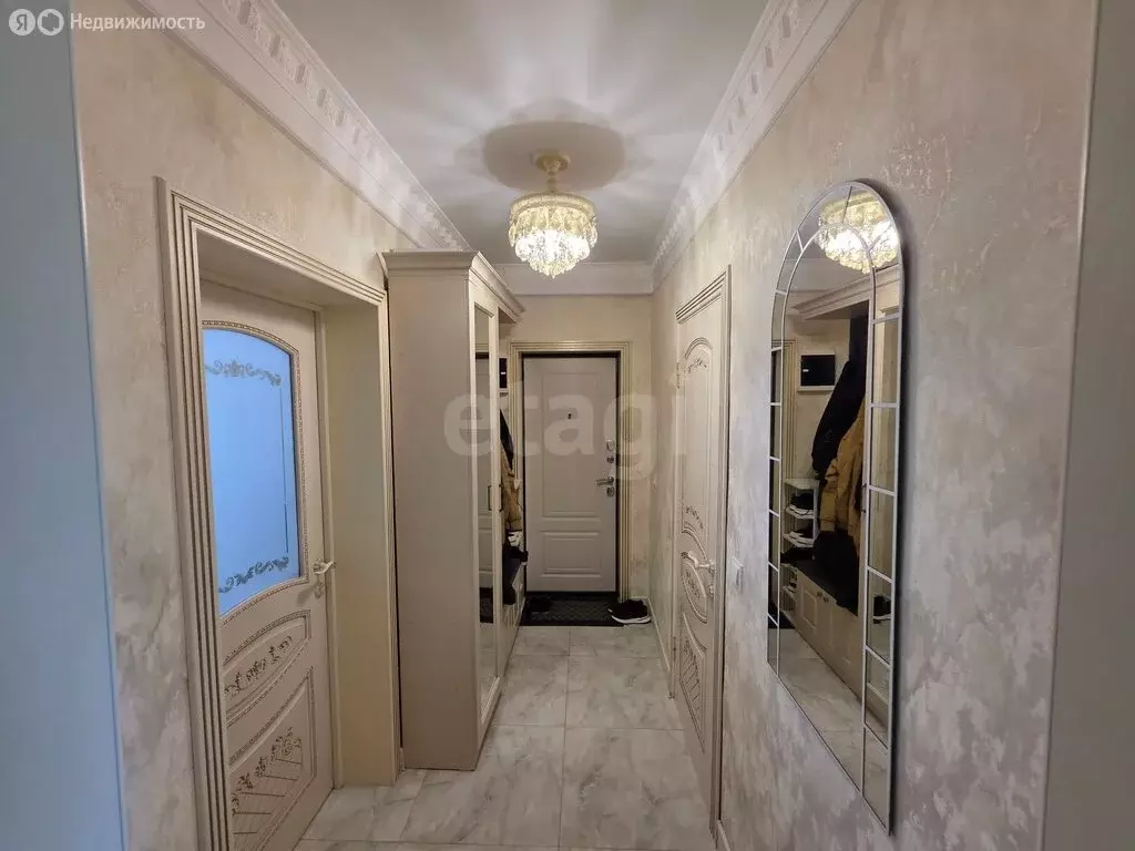 3-комнатная квартира: Махачкала, улица Абдуллы Гаджиева, 36 (72 м) - Фото 1
