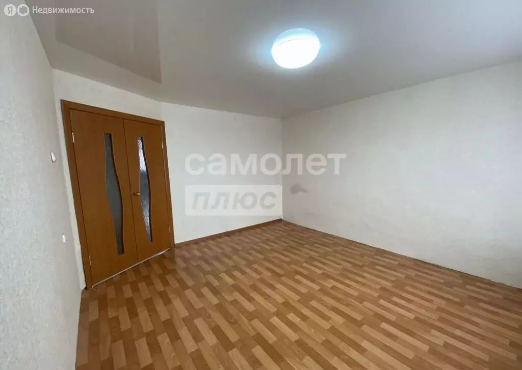 3-комнатная квартира: посёлок Мирный, Садовая улица, 12 (57 м) - Фото 1