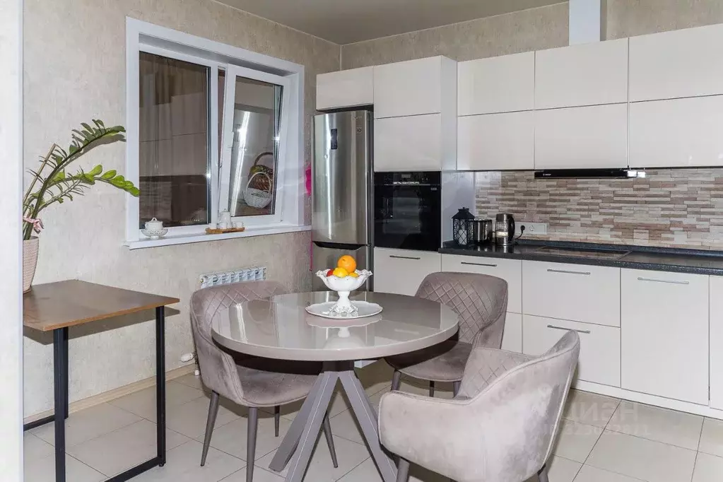 3-к кв. Иркутская область, Иркутск ул. Пискунова, 131/3 (81.0 м) - Фото 1