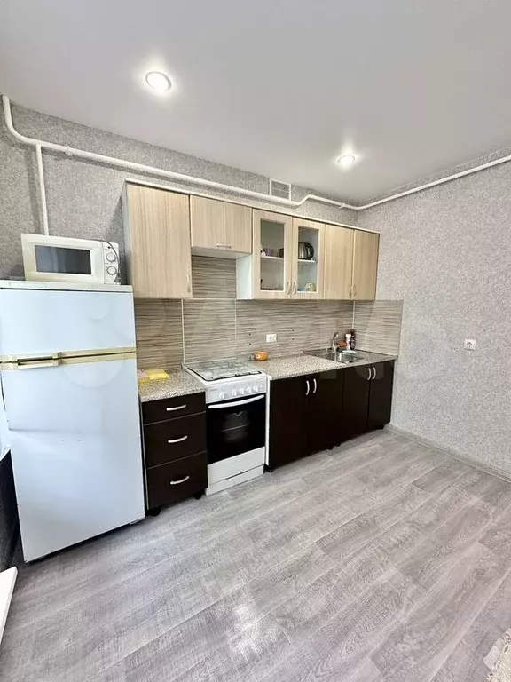 1-к. квартира, 37 м, 4/10 эт. - Фото 1