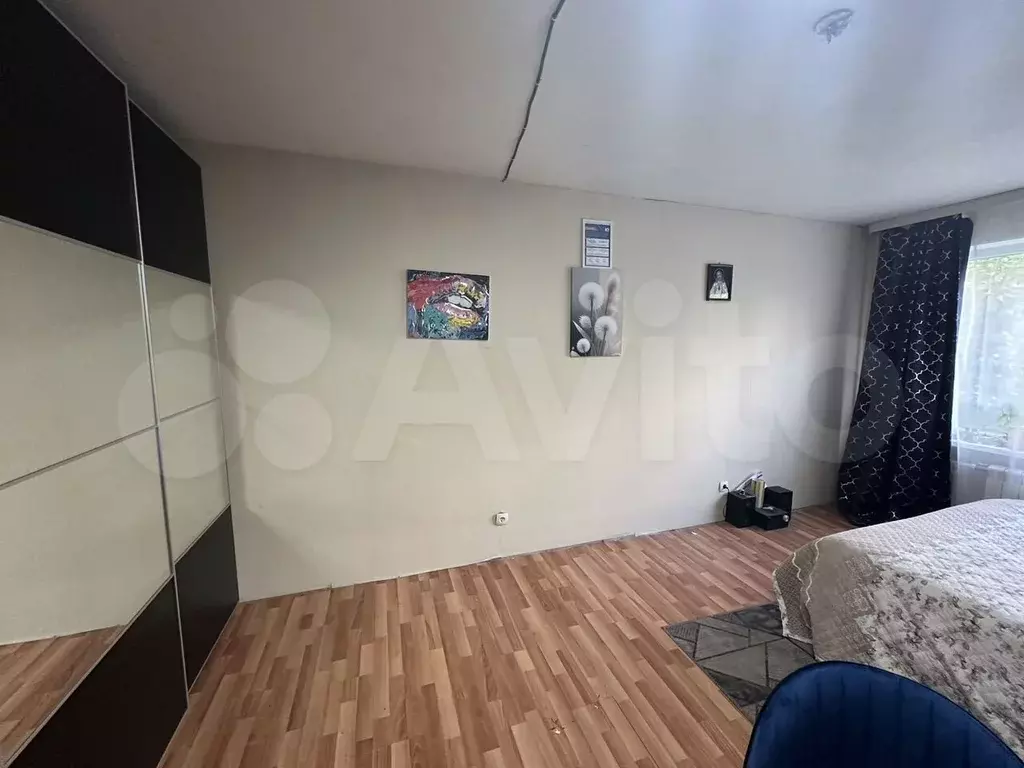 Комната 18 м в 3-к., 1/9 эт. - Фото 1