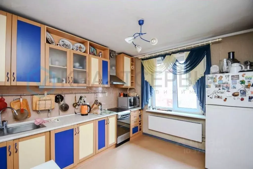 3-к кв. Омская область, Омск Омская ул., 111 (68.8 м) - Фото 1