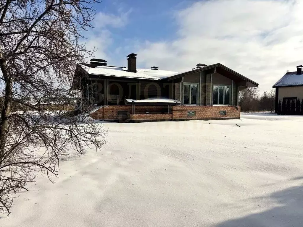 Дом в Белгородская область, Белгород пер. 3-й Корочанский, 14 (370 м) - Фото 1