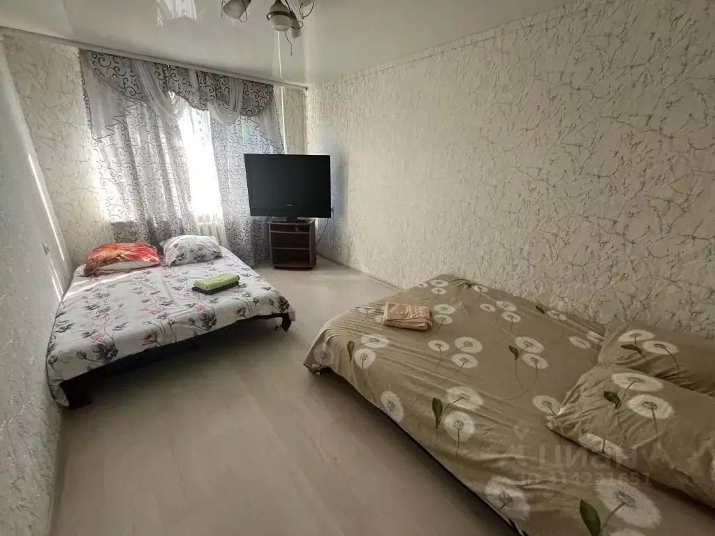 2-к кв. Удмуртия, Ижевск ул. 40 лет Победы, 52 (65.0 м) - Фото 1