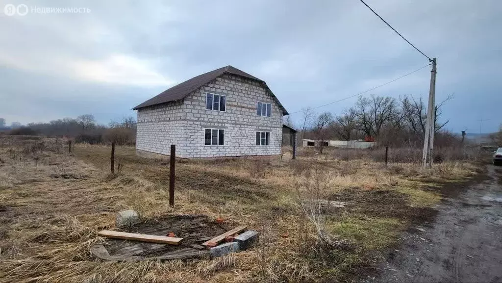Дом в село Севрюково, улица Саблина (142 м) - Фото 1