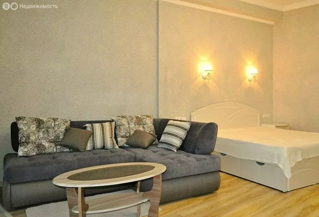 Квартира-студия: Ялта, улица К. Маркса, 18А (63 м) - Фото 1
