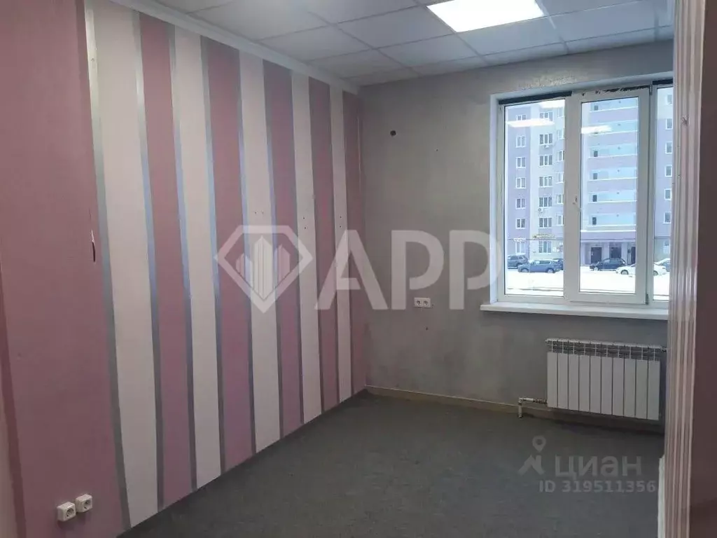 Торговая площадь в Татарстан, Казань ул. Айрата Арсланова, 6 (37 м) - Фото 2