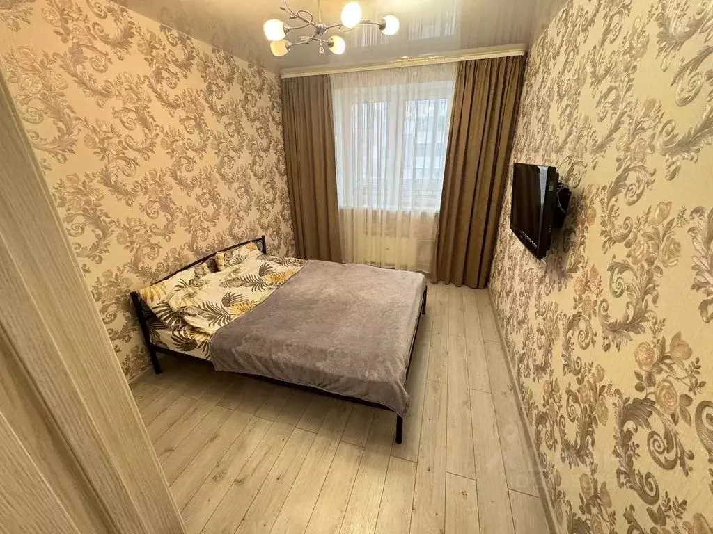 1-к кв. Тюменская область, Тюмень ул. Раушана Абдуллина, 2 (43.0 м) - Фото 0