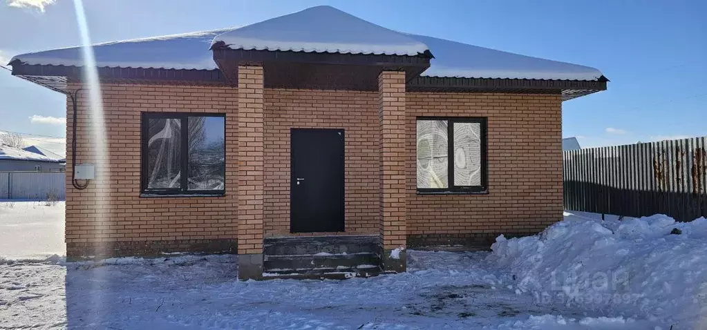 Дом в Саратовская область, Маркс ул. Куйбышева (94 м) - Фото 1