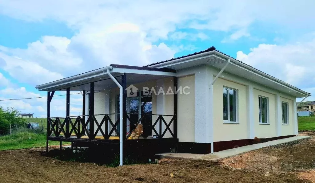 Дом в Крым, Симферопольский район, Добровское с/пос, с. Краснолесье ... - Фото 1