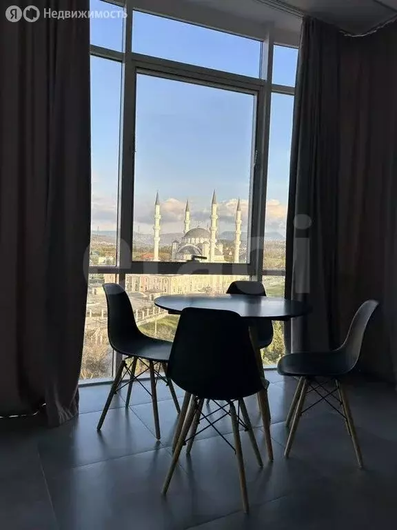2-комнатная квартира: Симферополь, улица Беспалова, 110В (67 м) - Фото 1