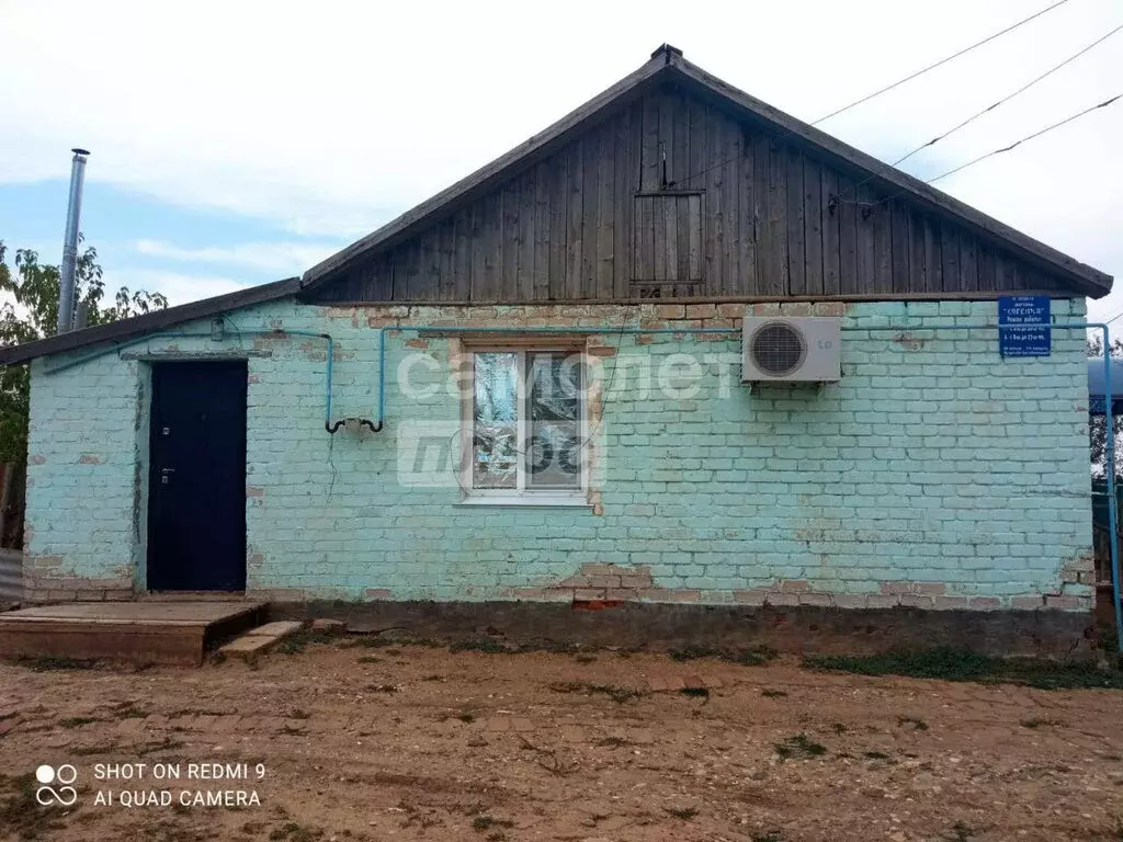 Дом в Республика Калмыкия, село Малые Дербеты (50 м) - Фото 1