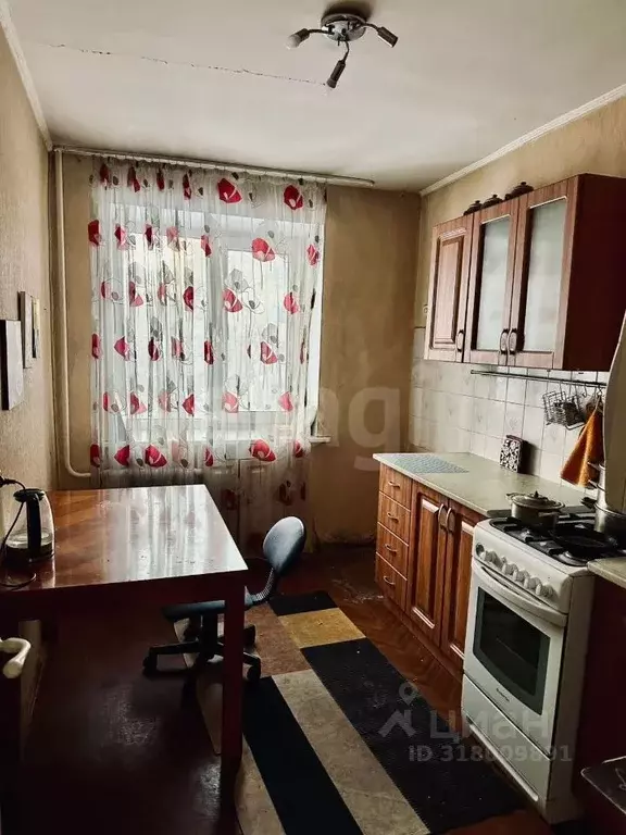 3-к кв. Омская область, Омск ул. Чайковского, 1 (55.4 м) - Фото 0