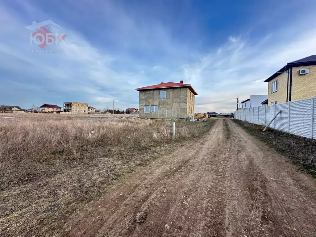 Участок в Крым, Сакский район, с. Уютное  (6.0 сот.) - Фото 0