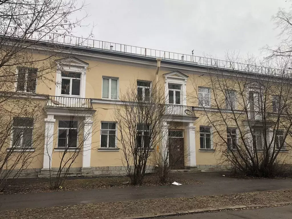 Комната 29 м в 6-к., 2/2 эт. - Фото 0