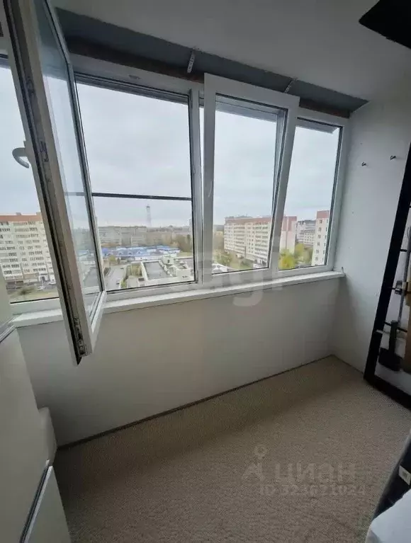 1-к кв. Псковская область, Псков Коммунальная ул., 72 (32.9 м) - Фото 1