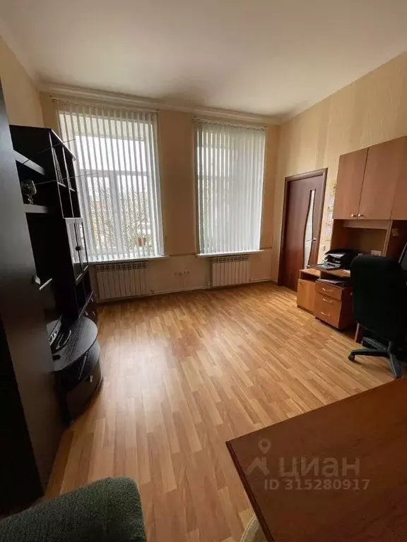 Офис в Краснодарский край, Армавир ул. Дзержинского, 71 (43 м) - Фото 1