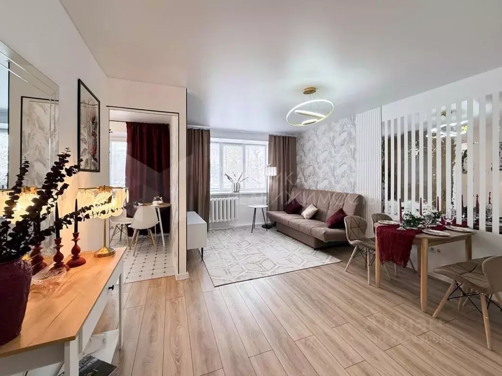 2-к кв. Тюменская область, Тюмень ул. Мельникайте, 103 (42.5 м) - Фото 1