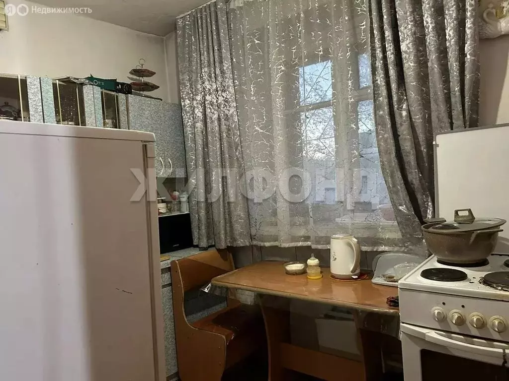 2-комнатная квартира: Ак-Довурак, Центральная улица, 8 (43.4 м) - Фото 0