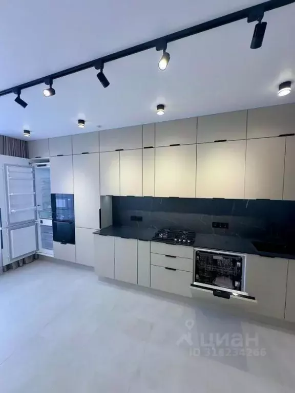 3-к кв. Калининградская область, Калининград Арсенальная ул., 31к1 ... - Фото 1