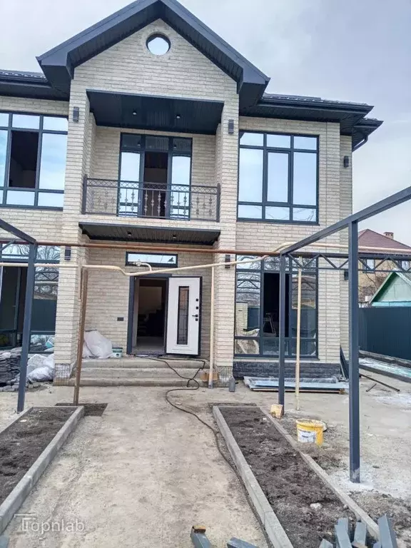 Дом в Ставропольский край, Ставрополь Черноморский проезд, 41 (220 м) - Фото 1