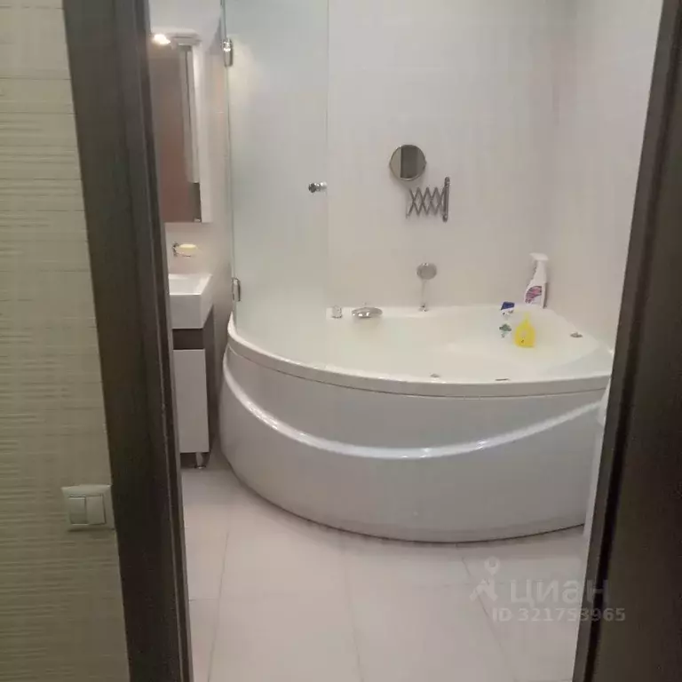 2-к кв. Ульяновская область, Ульяновск ул. Луначарского, 23В (76.0 м) - Фото 1