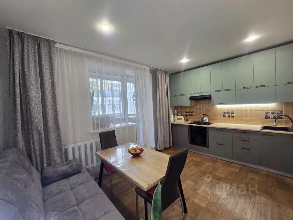 2-к кв. Татарстан, Зеленодольск Первомайская ул., 3/9 (81.8 м) - Фото 0