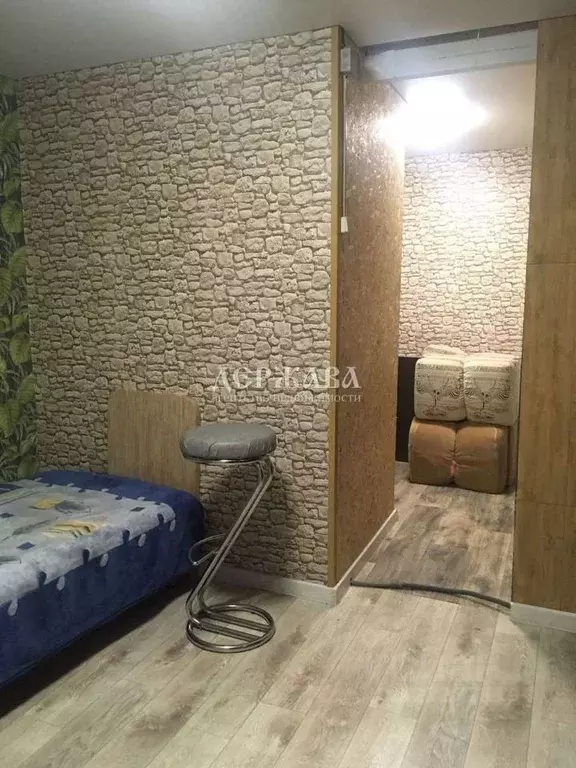 Комната Белгородская область, Старый Оскол ул. Калинина, 1/4 (15.0 м) - Фото 2