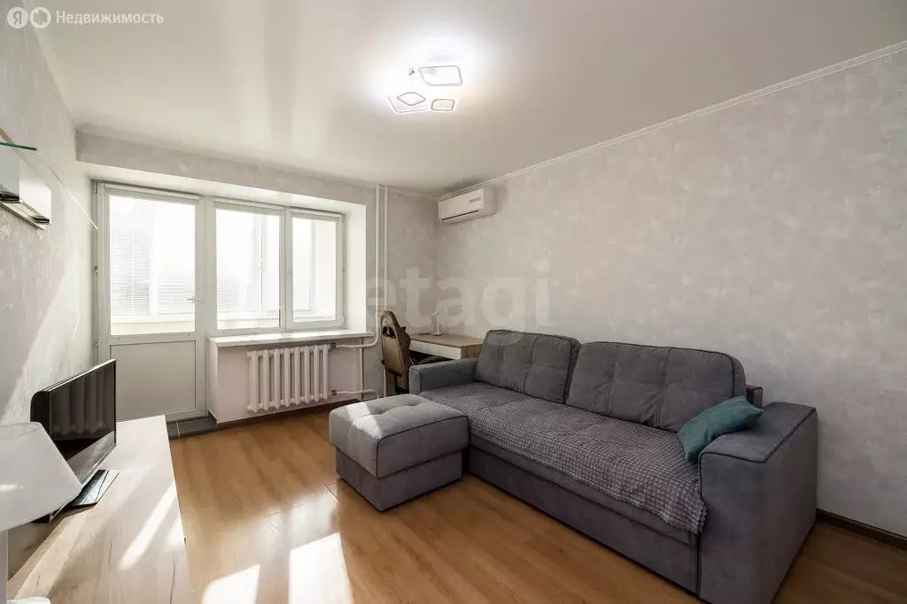 2-комнатная квартира: Тюмень, улица Водников, 12 (47.3 м) - Фото 1