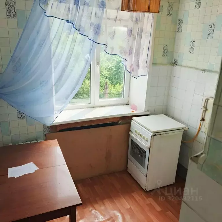 3-к кв. Тульская область, Суворов Садовая ул., 3 (59.6 м) - Фото 0