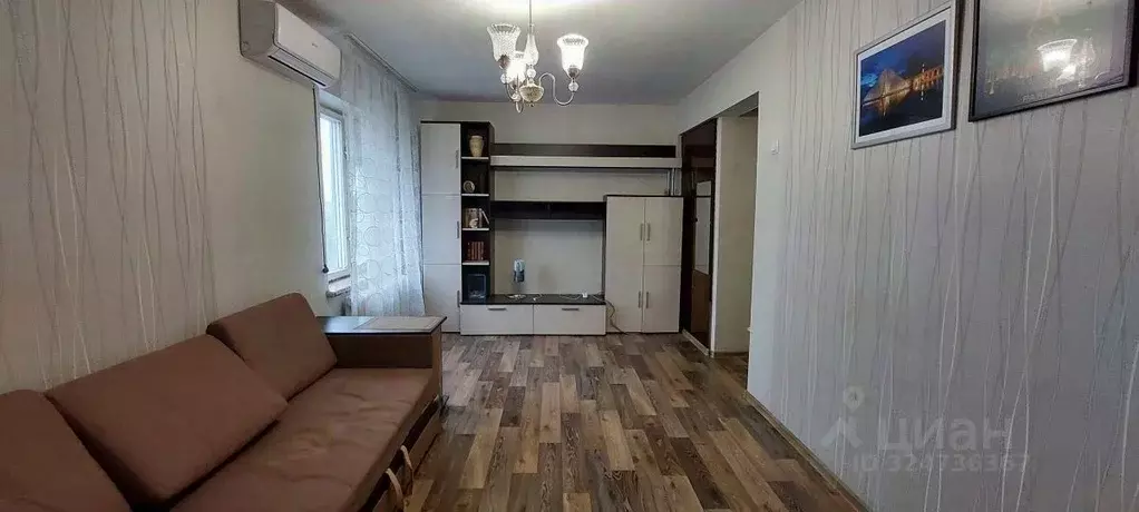 2-к кв. Волгоградская область, Волгоград ул. 64-й Армии, 38А (40.5 м) - Фото 1