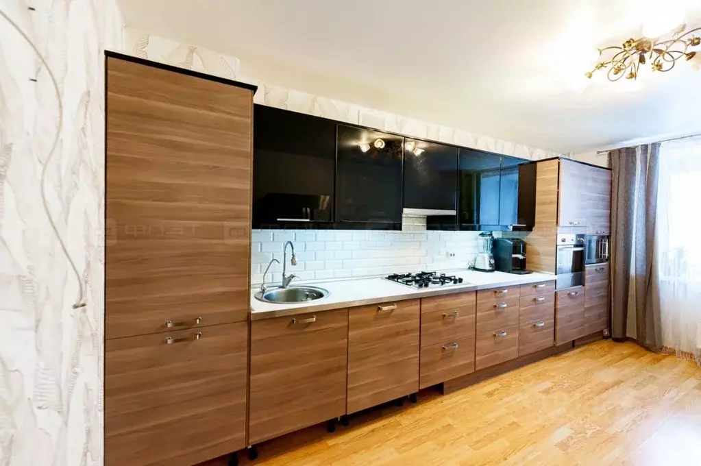 3-к кв. Татарстан, Казань ул. Фатыха Амирхана, 103 (95.4 м) - Фото 1