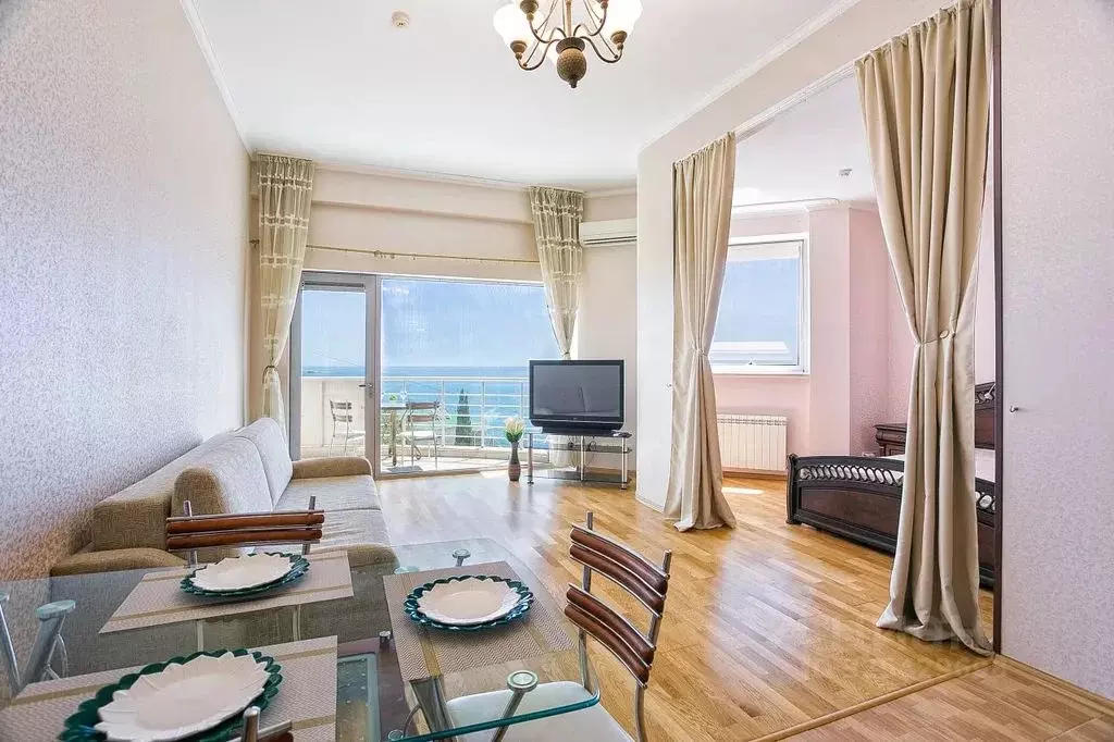 1-к кв. Крым, Ялта ул. Свердлова, 13/2 (62.0 м) - Фото 1