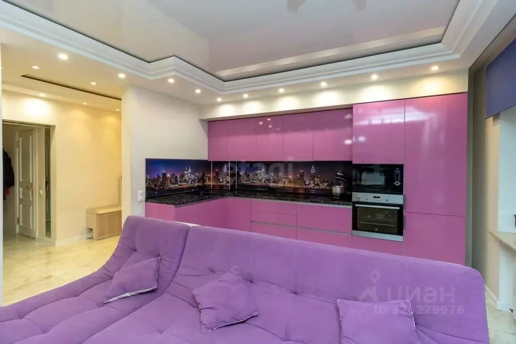 3-к кв. Тюменская область, Тюмень ул. Дружбы, 75 (83.0 м) - Фото 0