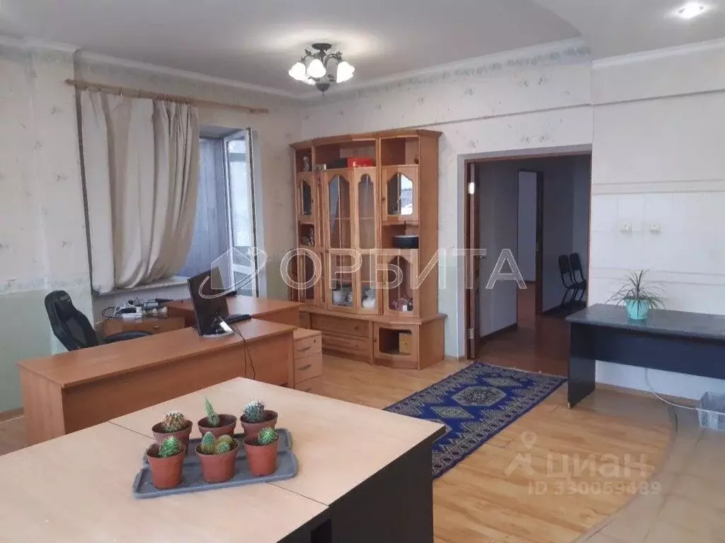 4-к кв. Тюменская область, Тюмень Харьковская ул., 85 (180.6 м) - Фото 2