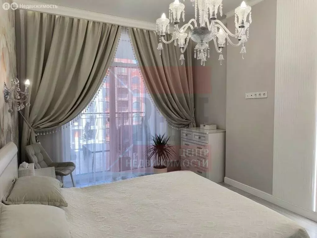 2-комнатная квартира: Калининград, улица Молодой Гвардии, 34 (96.5 м) - Фото 1