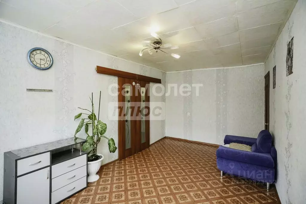 2-к кв. Омская область, Омск просп. Космический, 1 (42.6 м) - Фото 2