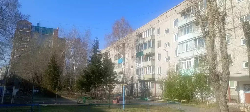 3-к кв. Хакасия, Абакан ул. Крылова, 37 (50.0 м) - Фото 1